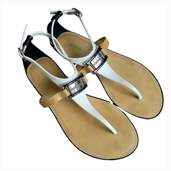 BCBGeneration Flat 0 to 1/2" Women's Sandals & Flip Flops - Picture 2 of 16